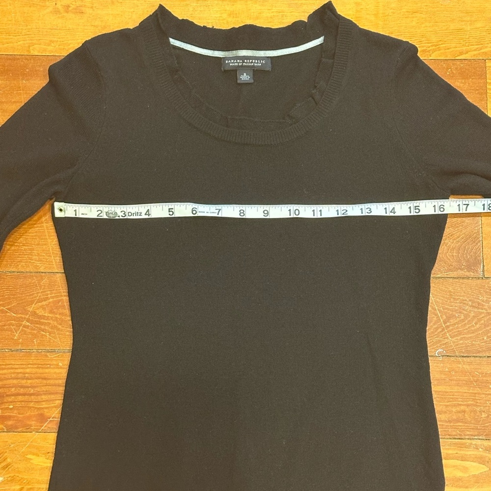 Italian yarn Cashmere Wool Black Crewneck w/ short ruffle sweater - Picture 5 of 7